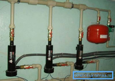 Chauffer votre maison à l'électricité est un moyen efficace de rester au chaud. Chauffer votre maison à l'électricité est un moyen efficace de rester au chaud.