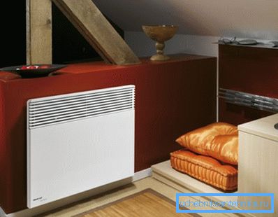 Le panneau de convecteur n'a presque pas lieu. Le panneau de convecteur n'a presque pas lieu.