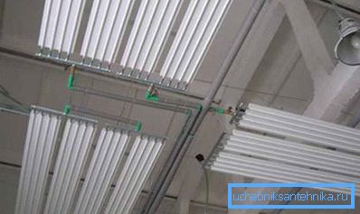 Panneaux infrarouges: chauffage au plafond. Panneaux infrarouges: chauffage au plafond.