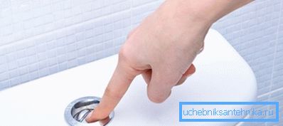 Avant de dévisser le bouton, vous devez appuyer sur Avant de dévisser le bouton, vous devez appuyer sur