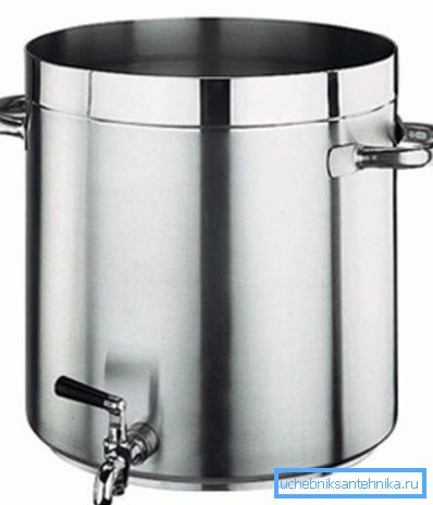 Réservoir alimentaire en acier inoxydable. Réservoir alimentaire en acier inoxydable.