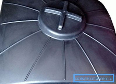 Capacité en plastique non inférieure à 110 litres Capacité en plastique non inférieure à 110 litres