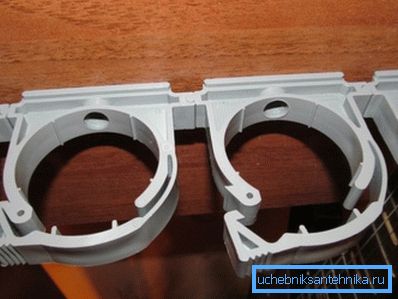 Pinces en plastique avec bouton-pression Pinces en plastique avec bouton-pression
