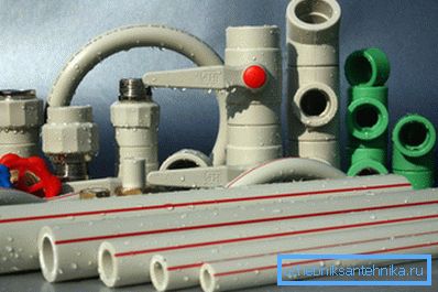 Les tuyaux en plastique sont pratiquement un matériau idéal pour l'installation de systèmes de chauffage. Les tuyaux en plastique sont pratiquement un matériau idéal pour l'installation de systèmes de chauffage.