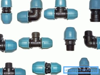 Joints en plastique avec un principe d'action similaire aux pièces utilisées dans l'installation de matériaux en métal-plastique Joints en plastique avec un principe d'action similaire aux pièces utilisées dans l'installation de matériaux en métal-plastique