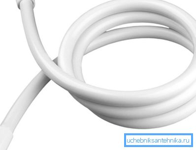 Les tuyaux en plastique sont plus durables, mais pas toujours pratiques.