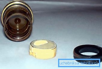 Mauvaise eau chaude du robinet? Peut-être que la bague de soupape en caoutchouc était simplement déformée, elle devrait être uniforme, sans bosses ni fissures. Mauvaise eau chaude du robinet? Peut-être que la bague de soupape en caoutchouc était simplement déformée, elle devrait être uniforme, sans bosses ni fissures.