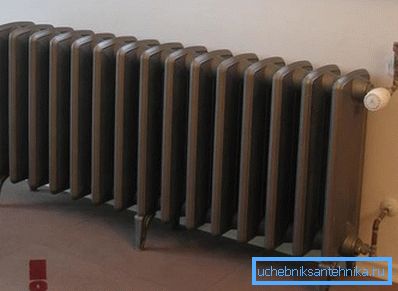 La surface chauffante du radiateur en fonte lui permet d’émettre plus de chaleur.