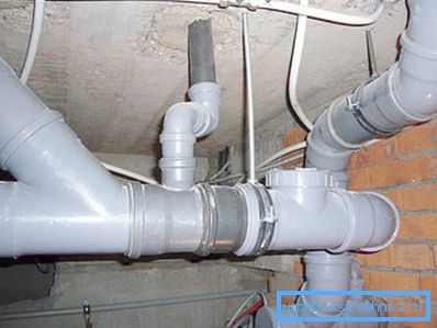 Si possible, il est recommandé d'installer tout le câblage d'ingénierie au sous-sol d'un immeuble résidentiel. Si possible, il est recommandé d'installer tout le câblage d'ingénierie au sous-sol d'un immeuble résidentiel.