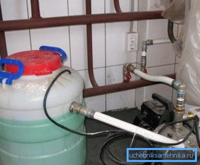Alimentation en liquide de refroidissement du système autonome à basse pression Alimentation en liquide de refroidissement du système autonome à basse pression
