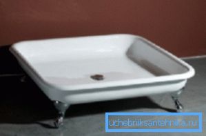 Les palettes en fonte peuvent être décorées de manière très originale et élégante. Les palettes en fonte peuvent être décorées de manière très originale et élégante.