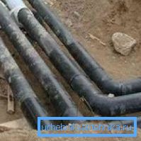 Reliant le chalet à l’alimentation en eau centrale, assurez-vous que l’eau sera fournie à la pression souhaitée. Reliant le chalet à l’alimentation en eau centrale, assurez-vous que l’eau sera fournie à la pression souhaitée.