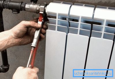 Raccordement du radiateur au tuyau en acier