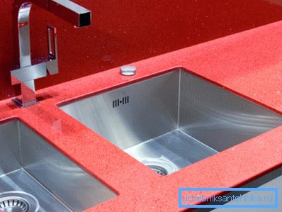 Logement sous la table Logement sous la table