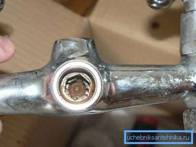 Serrer ces inserts hexagonaux, vous pouvez le faire sans remplacer les bagues Serrer ces inserts hexagonaux, vous pouvez le faire sans remplacer les bagues