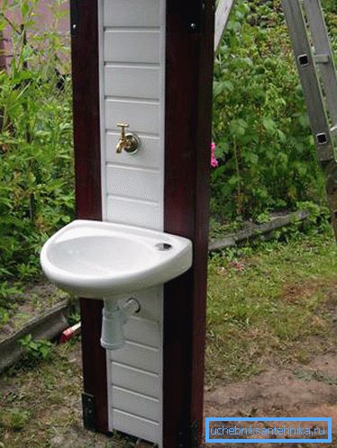 Évier en céramique suspendu pour lavabo d'été Évier en céramique suspendu pour lavabo d'été