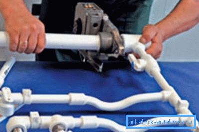 Parlons de la manière de chauffer des tuyaux en plastique.