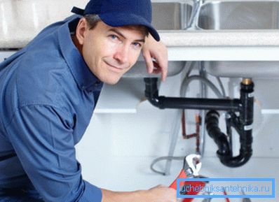 Parlons de l'installation du robinet sur l'évier. Parlons de l'installation du robinet sur l'évier.