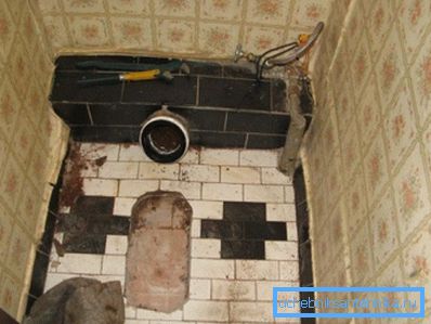 Sol après démontage de la cuvette des toilettes