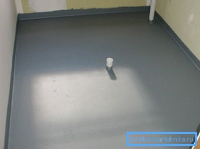Plancher avec imperméabilisation