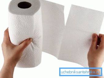 La serviette a une structure plus dense et est bien pire imbibée. La serviette a une structure plus dense et est bien pire imbibée.