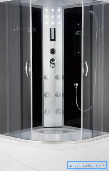 N'oubliez pas que si vous utilisez un receveur de douche surélevé 90x90, les portes coulissent. Les options de basculement ne sont utilisées qu'avec des palettes basses et moyennes.