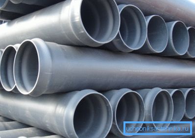 Correctement empiler et stocker les tuyaux