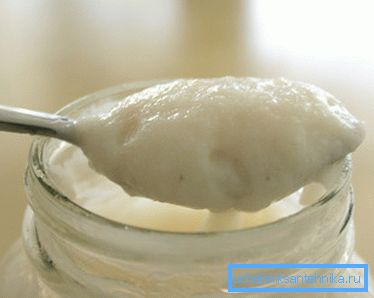 Pendant la fermentation, le dioxyde de carbone est libéré. Pendant la fermentation, le dioxyde de carbone est libéré.