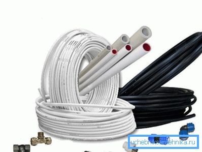 Lors de la pose de conduites d'eau dans une maison ou un appartement, vous devez choisir entre le polypropylène et le métal-plastique. Lors de la pose de conduites d'eau dans une maison ou un appartement, vous devez choisir entre le polypropylène et le métal-plastique.