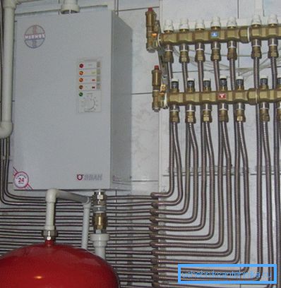 Lors de la création de structures chauffantes, il est souvent nécessaire de créer des coudes. L'utilisation de tels tuyaux permet d'éviter l'utilisation d'adaptateurs ou d'éléments de connexion qui fragilisent le produit.