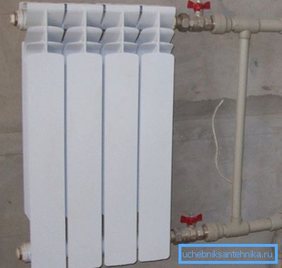 Avec cet agencement, le radiateur peut être complètement isolé de vos propres mains. Avec cet agencement, le radiateur peut être complètement isolé de vos propres mains.