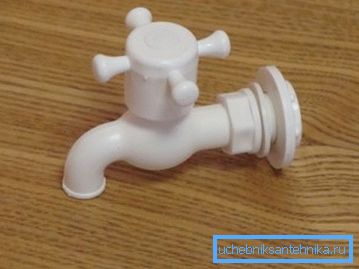 Fixer un robinet en plastique est très facile et simple Fixer un robinet en plastique est très facile et simple