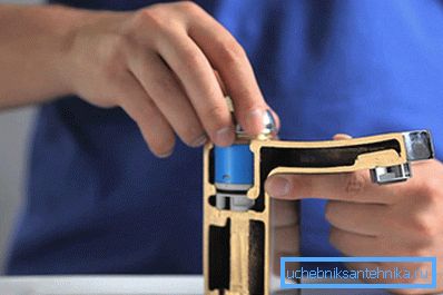 Un exemple de produit avec une cartouche interne. Un exemple de produit avec une cartouche interne.