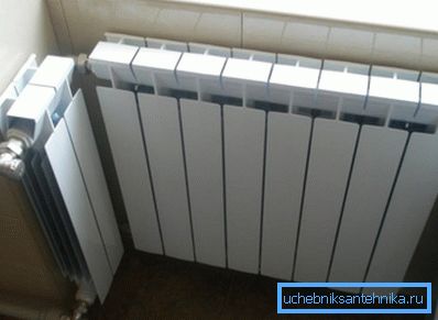 Un exemple d'installation non conventionnelle de radiateur en aluminium