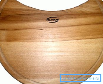 Exemple de planche à découper pour une coque ronde Exemple de planche à découper pour une coque ronde
