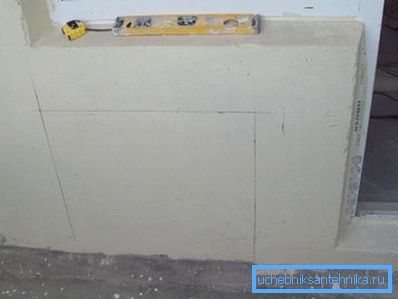 Un exemple de marquage du mur sous la batterie
