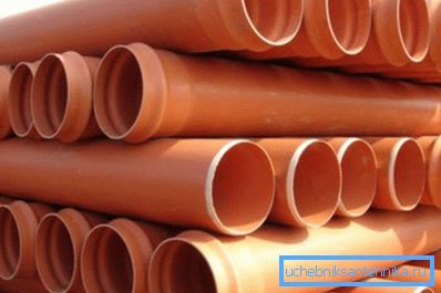 Exemple de stockage de tubes finis en PVC Exemple de stockage de tubes finis en PVC