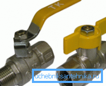 Exemples de robinets à tournant sphérique à gaz avec différentes poignées et raccords filetés Exemples de robinets à tournant sphérique à gaz avec différentes poignées et raccords filetés