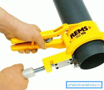 Cutter professionnel. Cutter professionnel.