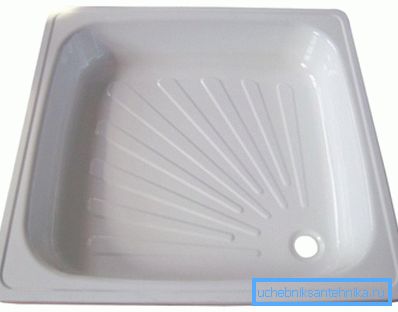 La palette simple pour l'installation dans la partie inférieure La palette simple pour l'installation dans la partie inférieure