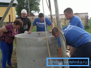 Processus consistant à supprimer des anneaux en béton armé. Processus consistant à supprimer des anneaux en béton armé.
