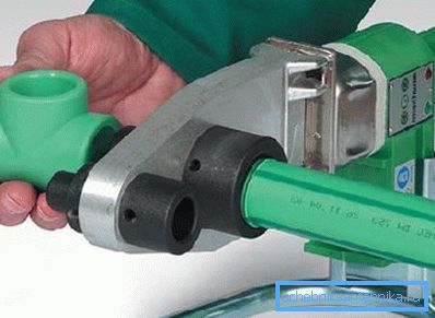 Procédé de soudage de tuyaux en plastique Procédé de soudage de tuyaux en plastique