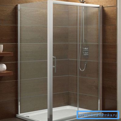 Coin rectangulaire pour une douche. Coin rectangulaire pour une douche.