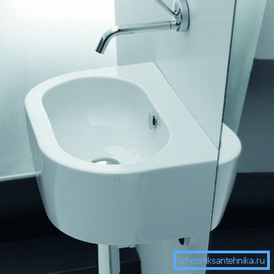 Evier pour une salle de bain sans ouverture sous le mélangeur Kerasan Flo Evier pour une salle de bain sans ouverture sous le mélangeur Kerasan Flo