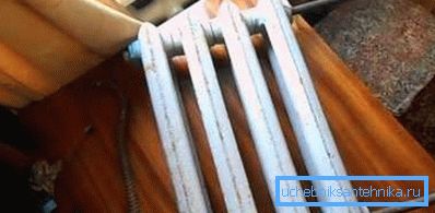 Comprend le radiateur avec deux clés. Comprend le radiateur avec deux clés.
