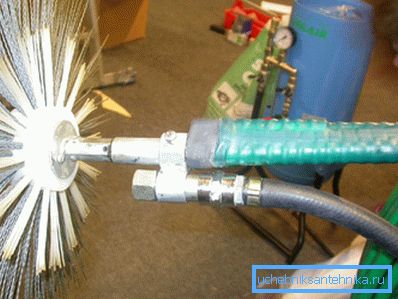Alimentation en eau séparée et nettoyage mécanique Alimentation en eau séparée et nettoyage mécanique