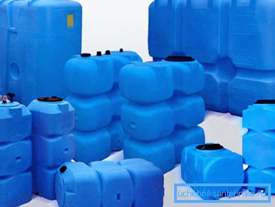 Divers réservoirs d'eau en plastique avec robinet Divers réservoirs d'eau en plastique avec robinet