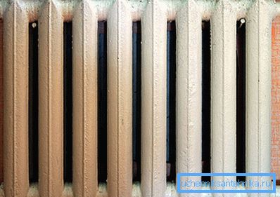 La taille du radiateur en fonte dépend du nombre de sections. La taille du radiateur en fonte dépend du nombre de sections.