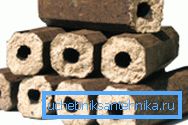 Une variété de briquettes. Une variété de briquettes.
