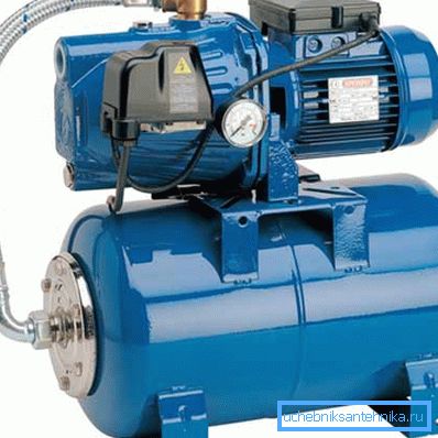 Le pressostat est situé sur le corps de la pompe à côté du manomètre. Le pressostat est situé sur le corps de la pompe à côté du manomètre.